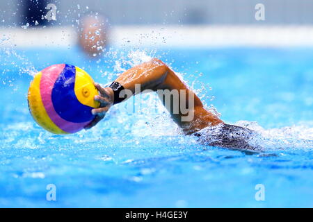 Tatsumi International Piscina, Tokyo, Giappone. 9 Ott, 2016. L'Ambiance shot, 9 ottobre 2016 - Pallanuoto : La 92ma tutto il Giappone Pallanuoto campionato, gli uomini per il terzo posto di match tra Nippon Sport Scienza Università 20-10 Waseda University a Tatsumi International Piscina, Tokyo, Giappone. © AFLO SPORT/Alamy Live News Foto Stock