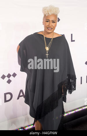 Emeli Sande arriva al tappeto rosso al TIDAL X: 1015 un concerto benefico presso la Barclays Center su 15 ottobre 2016 nella città di New York, New York. Foto Stock