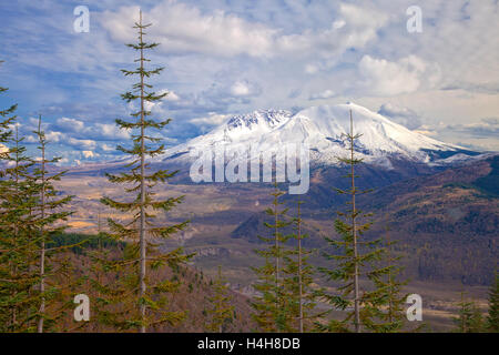 Mt. Sant'Elena paesaggio e il cielo al tramonto nello stato di Washington. Foto Stock