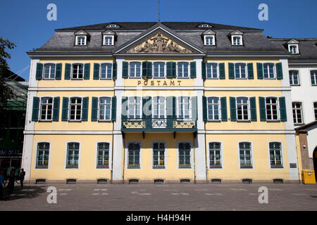 Ufficio postale, ex Fuerstenberg Palais, Muensterplatz square, Bonn, Renania, Renania settentrionale-Vestfalia Foto Stock