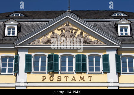 Ufficio postale, ex Fuerstenberg Palais, Muensterplatz square, Bonn, Renania, Renania settentrionale-Vestfalia Foto Stock