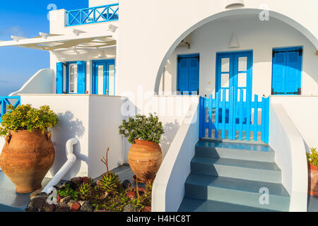 Architettura di bianco della casa greca a Imerovigli villaggio sull isola di Santorini, Cicladi Grecia Foto Stock