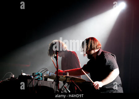 Barcellona - 25 Maggio: Umberto e Antoni Maiovvi (electronic band) esegue in fase di Apolo Primavera Sound Festival 2015 (PS15). Foto Stock