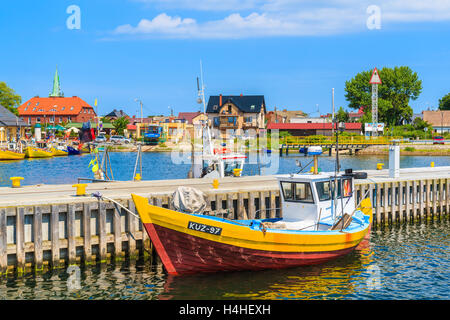 Porta KUZNICA, Polonia - giu 21, 2016: barche da pesca in Kuznica porta sulla penisola di Hel, Mar Baltico, Polonia. La pesca è ancora grande Foto Stock