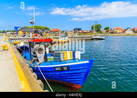 Porta KUZNICA, Polonia - giu 21, 2016: barche da pesca in Kuznica porta sulla penisola di Hel, Mar Baltico, Polonia. La pesca è ancora grande Foto Stock