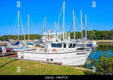 LEBA PORTA A VELA, Polonia - 23 JUN 2016: una vista del porto di vela in Leba cittadina sulla costa del Mar Baltico della Polonia. Questo è uno dei Foto Stock