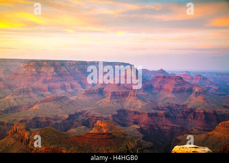 Parco Nazionale del Grand Canyon panoramica al tramonto Foto Stock