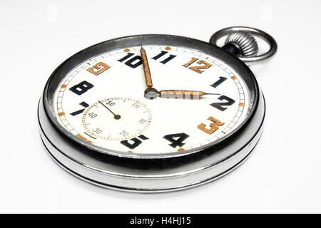 Vintage swiss orologio da tasca destra prospettica isolata su sfondo bianco Foto Stock
