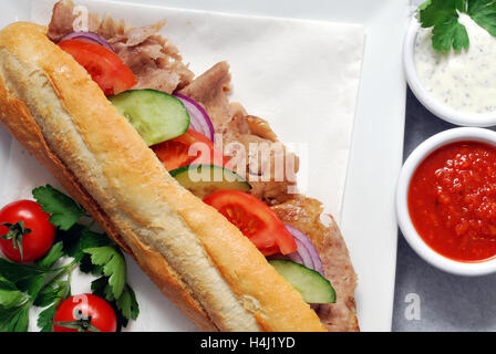 Döner Kebab in baguette Foto Stock