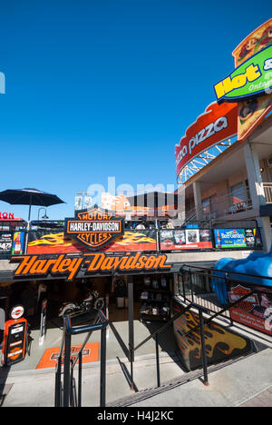 Santa Chiara l'Harley Davidson, una collezione di cimeli e memorizzare su Clifton Hill, Niagara Falls Ontario Canada Foto Stock