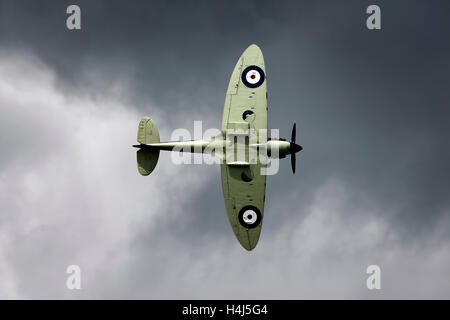 Il Supermarine Spitfire Mk lla P7350 da RAF BBMF al 2016 Royal International Air Tattoo,RAF Fairford, Gloucestershire, UK. Foto Stock