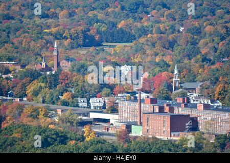 Una vista di Easthampton Massachusetts come visto da Mt. Tom in Holyoke Massachusetts. Foto Stock