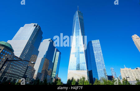 Immagine orizzontale del World Trade Center con la Freedom Tower nel quartiere finanziario di Lower Manhattan a New York City Foto Stock