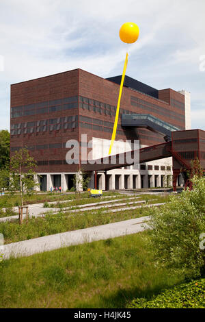 Palloncini gialli, Schachtzeichen, albero di miniera di segni, Ruhr 2010, Arte di installazione, centro visitatori, Zeche Zollverein Foto Stock