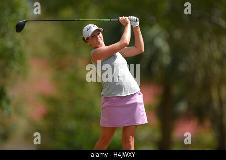 Longwood, Florida, Stati Uniti d'America. Xvi oct, 2016. Alleato McDonald durante il round finale del Tour Symetra campionato a Alaqua Country Club in Longwood, Florida il 15 ottobre, 2016. ZUMA PRESS/Scott A. Miller Credit: Scott Miller/ZUMA filo/Alamy Live News Foto Stock