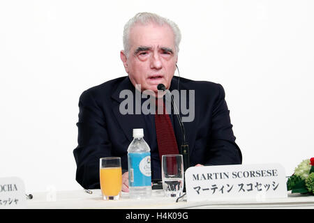 Tokyo, Giappone. Xvii oct, 2016. Il vincitore del premio American film del regista Martin Scorsese parla durante una conferenza stampa per la ventottesima Praemium Imperiale Awards il 17 ottobre 2016, Tokyo, Giappone. Scorsese ha vinto l'annuale Praemium Imperiale award nel teatro/categoria Film. Il Praemium Imperiale è un global arts premio assegnato ogni anno dal 1989 dalla famiglia imperiale giapponese a nome dalla Japan Art Association in cinque discipline (pittura, scultura, architettura, musica e teatro/film.) Credito: Rodrigo Reyes Marin/AFLO/Alamy Live News Foto Stock