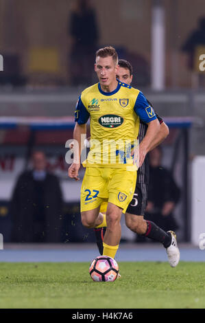 Verona, Italia. Xvi oct, 2016. Valter Birsa (Chievo) Calcio/Calcetto : Italiano 'Serie A' match tra Chievo Verona 1-3 AC Milan allo Stadio Marc'Antonio Bentegodi a Verona, Italia . © Maurizio Borsari/AFLO/Alamy Live News Foto Stock