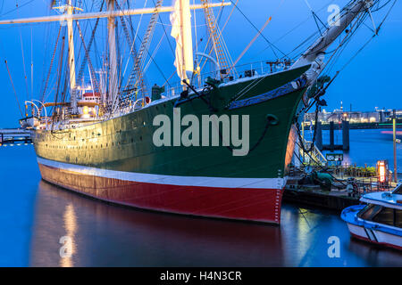 Storico nave a vela Rickmer Rickmers; porto di Amburgo, Landungsbruecken Foto Stock