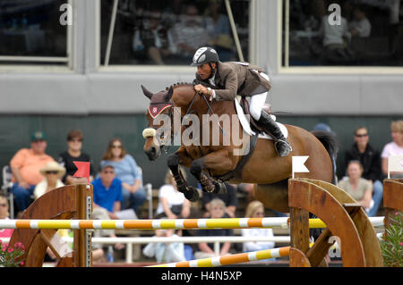 Todd Minikus (USA) riding Olinda, Winter Festival equestre, Wellington Florida, marzo 2007, LLC Masters Cup Foto Stock