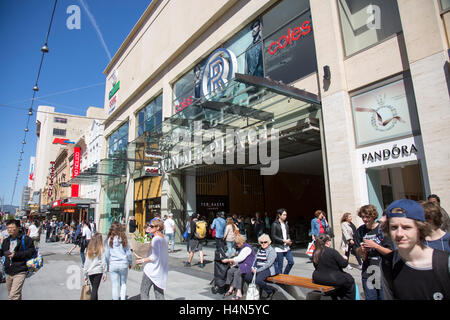 Rundle Mall shopping ad Adelaide nel centro città,a Sud Australia Foto Stock