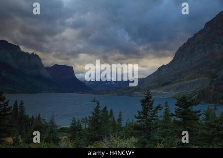 Santa Maria lago nel Parco Nazionale di Glacier, Montana, USA Foto Stock