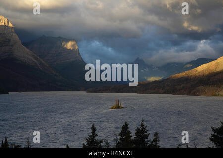 Santa Maria lago nel Parco Nazionale di Glacier, Montana, USA Foto Stock