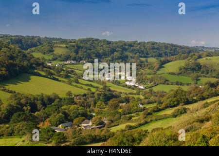 Branscombe Village si trova in una valle boscosa o combe appena fuori sul Jurassic Coast del South Devon, Inghilterra, Regno Unito Foto Stock