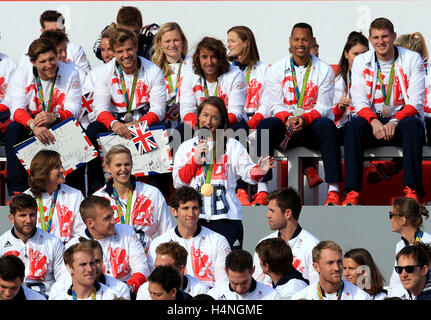 Gran Bretagna Maddie Hinch (centro) durante i Giochi Olimpici e Paralimpici di atleti eroi di ritorno a Londra. Foto Stock