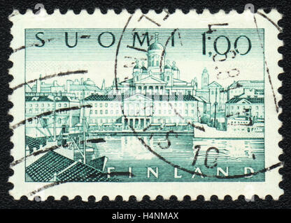 Un francobollo stampato in Finlandia, mostra cattedrale in Finlandia, circa 1981 Foto Stock