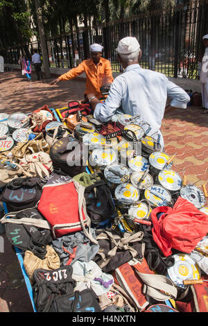 Dabbawalla. Ristorante Tiffin lunch box sistema di forniture alimentari in Mumbai,Bombay,Maharashtra, India. Foto Stock