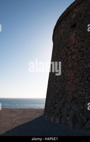 Fuerteventura Isole Canarie, Nord Africa, Spagna: vista di El Toston Castello, Castillo de El Cotillo, nel villaggio di pescatori di El Cotillo Foto Stock