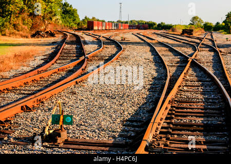 Binario ferroviario, parte della Florida prima dell Atlantico al golfo ferrovia a Fernandina Beach City su Amelia Island, Florida Foto Stock