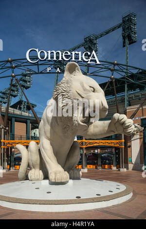 TIGER ingresso statua (©MICHEAL KEROPIAN 2000) Comerica Park Baseball Stadium DOWNTOWN DETROIT MICHIGAN STATI UNITI Foto Stock