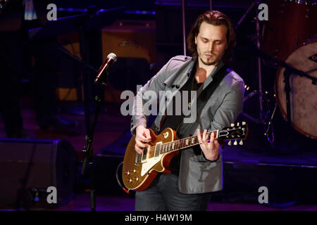 Jonathan Jackson esegue a Nashville per l Africa evento presso il Ryman Auditorium di Nashville, Tennessee. Foto Stock