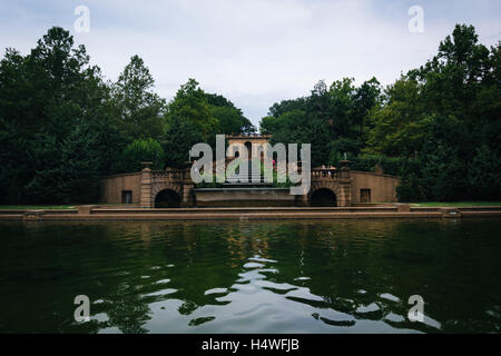 Una fontana a cascata e la piscina a Meridian Hill Park, a Washington, DC. Foto Stock