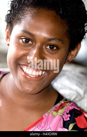 Fiji, Suva, ragazza nel mercato Foto Stock