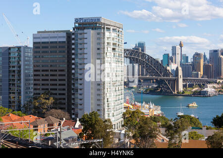 Guardando a Nord di Nord Sydney al centro di Sydney e il Cityscape, Nuovo Galles del Sud, Australia Foto Stock