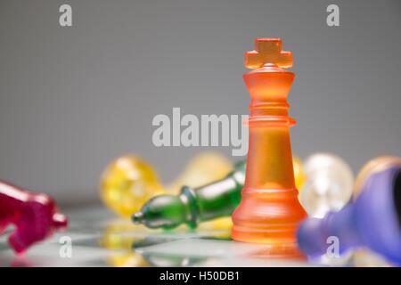 Scacchi colore battendo tutti gli avversari Foto Stock