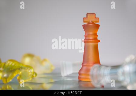 Scacchi colore battendo tutti gli avversari Foto Stock