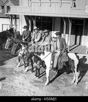 BONANAZA NBC Western serie TV 1959-1973. Cast di stagione 1961 da sinistra: Pernell Roberts, Dan Blocker, Lorne Greene, Michael Landon Foto Stock