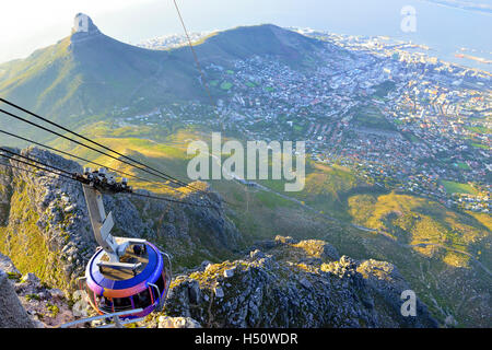 Vista dalla cima di Table Mountain vicino alla funivia, Città del Capo, Sud Africa Foto Stock