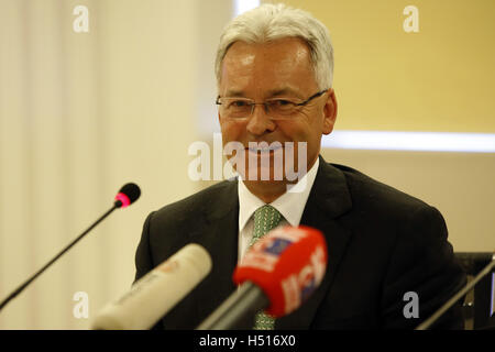 Ankara, Turchia. Xix oct, 2016. Il Ministro britannico di Stato per l'Europa e le Americhe Alan Duncan alla conferenza stampa tenutasi ad Ankara Credito: Tumay Berkin/ZUMA filo/Alamy Live News Foto Stock