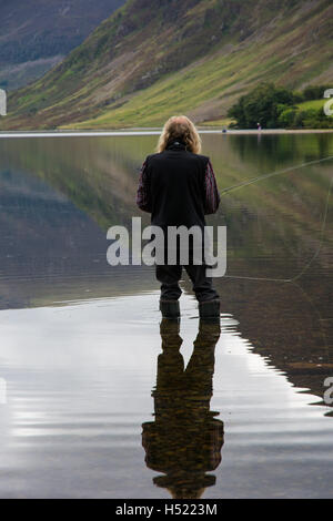 La pesca con la mosca su Laghi Inglesi, Cumbria Foto Stock