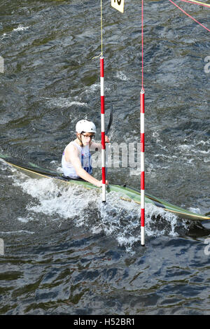 British canoa slalom BCU concorrenza evento sul fiume Wye in Herefordshire England Regno Unito Foto Stock