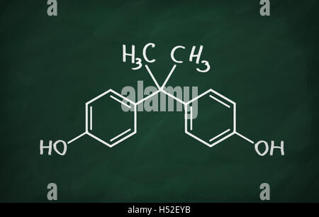 Il modello strutturale del BPA (bisfenolo) sulla lavagna. Foto Stock