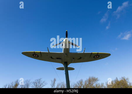 La replica di Spitfire W3644 a Lytham St Annes, nel Lancashire. Il velivolo originale era stato acquistato dai fondi raccolti dalla residen Foto Stock