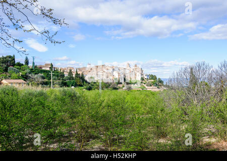 Vista del villaggio catalano di Tivissa in Spagna Foto Stock