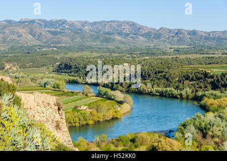 Vista al tramonto del fiume Ebro dal castello di Miravet in Catalogna, Spagna Foto Stock