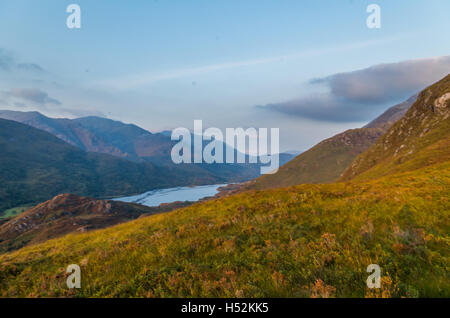 Bel tramonto a Loch Leven in Scozia, Gran Bretagna, Europa settentrionale Foto Stock