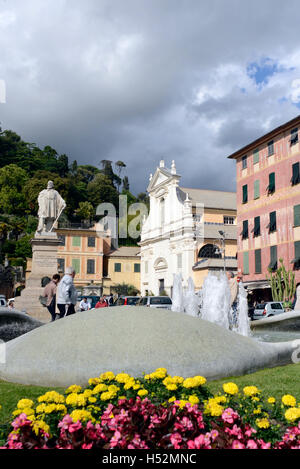 Piazza Giacomo Matteotti piazza di Chiavari, Liguria, Italia Foto Stock